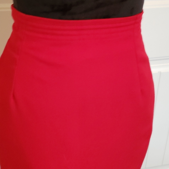Skirt - Picture 2 of 7